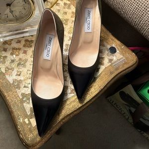 Jimmy Choo bicolored pumps - suede/olive -patent leather black on the toe 7.5